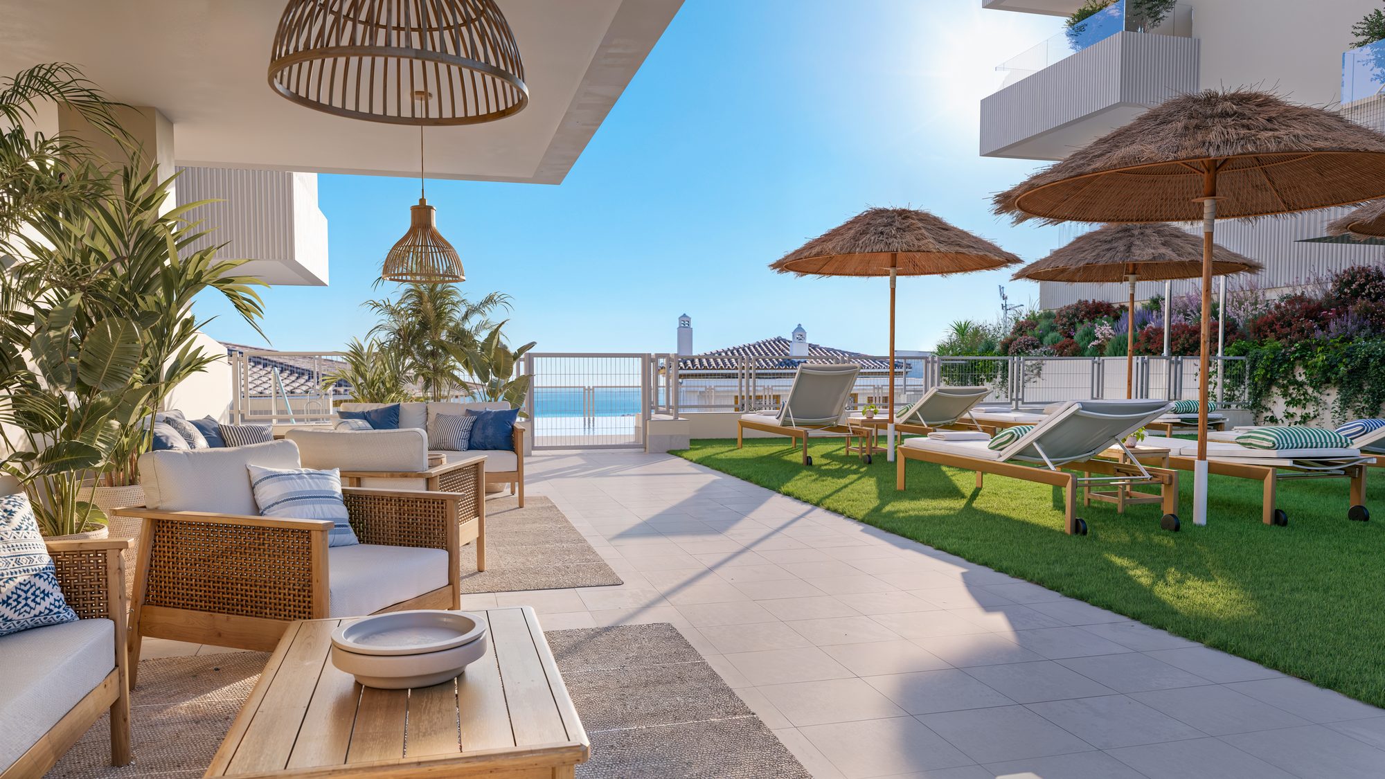 Die Chill-out-Terrasse auf dem Rasen über dem Meer
